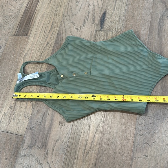 Victoria's Secret XS Victoria Sport Racerback Spaghetti Strap Green Bodysuit - Picture 8 of 8
